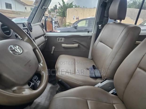 Toyota Land Cruiser 2020 White photo 3