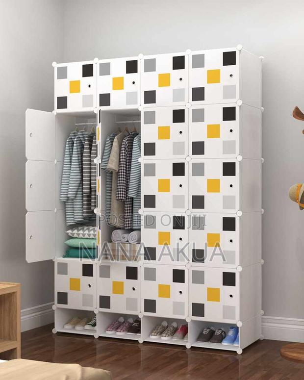 20 Cube Plastic Wardrobe photo 2