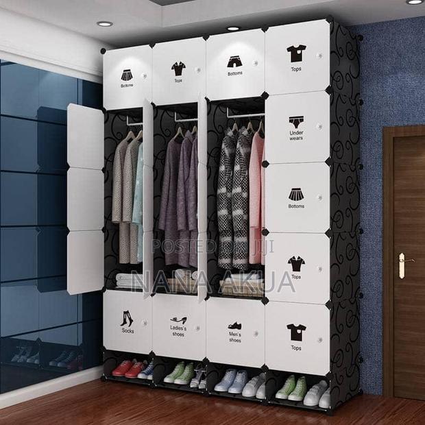 20 Cube Plastic Wardrobe photo 5
