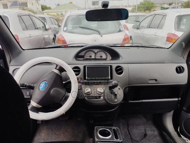 Toyota Sienta 1.5 AWD 2013 Gray