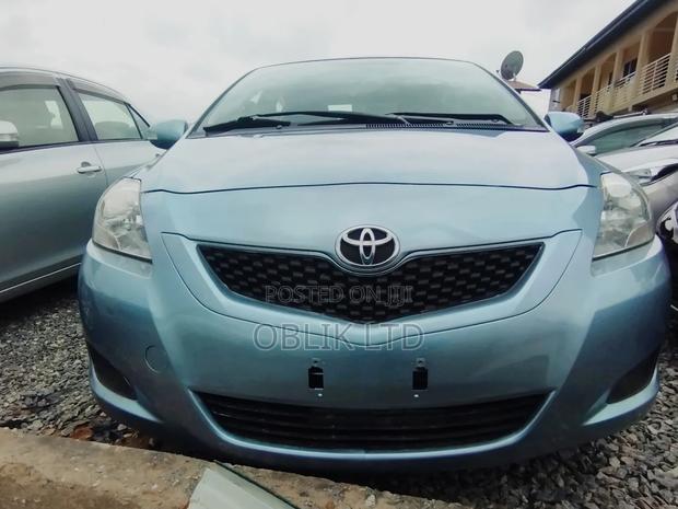 Toyota Belta 2011 Gray