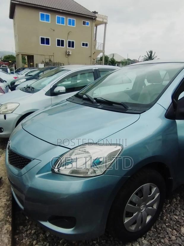Toyota Belta 2011 Gray