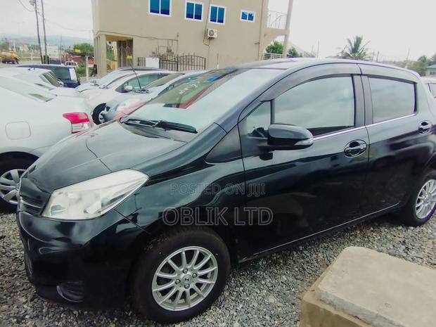 Toyota Vitz 1.3 FWD 5dr 2014 Black