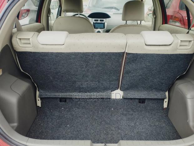 Toyota Vitz 1.3 AWD 5dr 2010 Gray