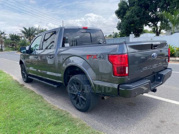 Ford F-150 Limited 4x4 SuperCrew Cab Styleside 5.5 ft. box 145 in. WB