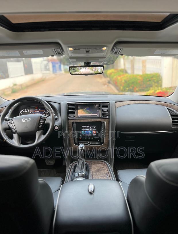 Infiniti QX80 PREMIUM SELECT 2021 Black photo 4