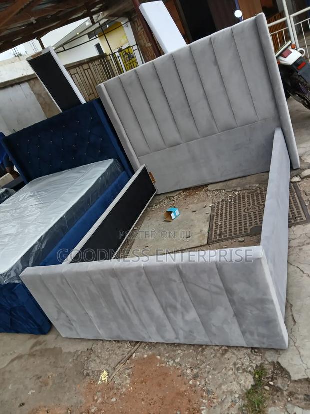 Design Double Bed With Mattress · Photo 4