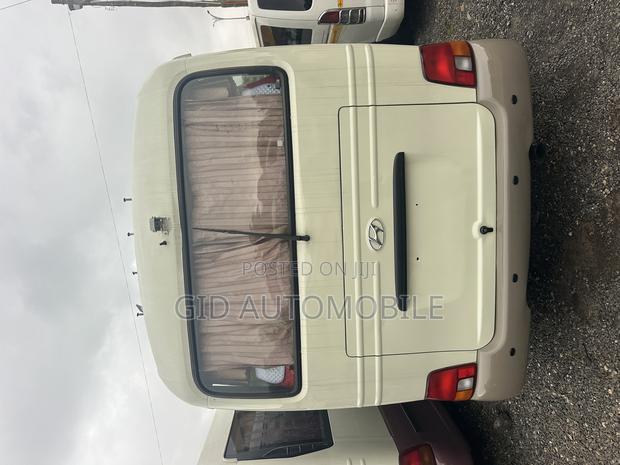 Hyundai County 2013 Grey