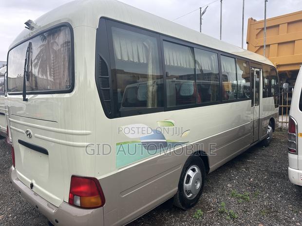 Hyundai County 2013 Grey