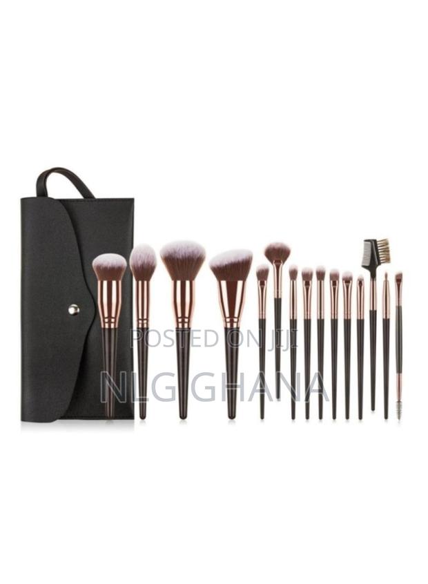 15 PCS Makeup Brush Set With Case. Tvx25494 · Photo 3