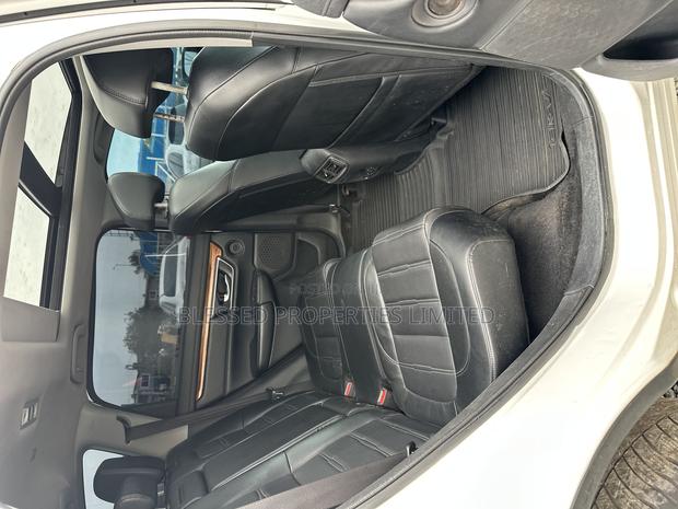 Honda CR-V Touring 2021 White