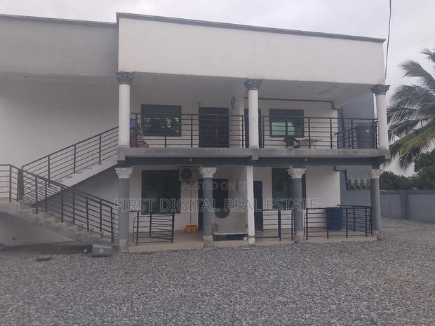 8 Bedroom for Sale in Kasoa Lamptey · Photo 3