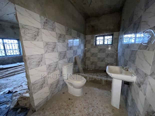 8bdrm House in K Fuseini Estate, Kumasi Metropolitan for sale photo 7