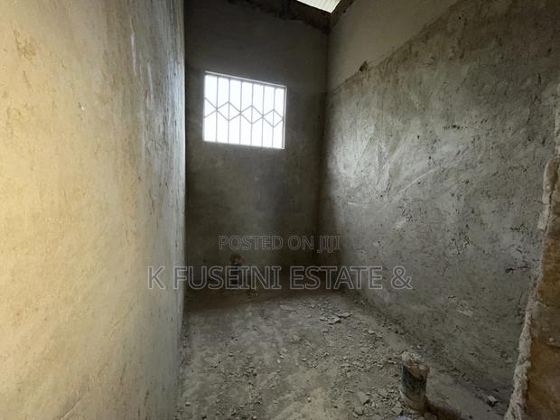 8bdrm House in K Fuseini Estate, Kumasi Metropolitan for sale photo 3