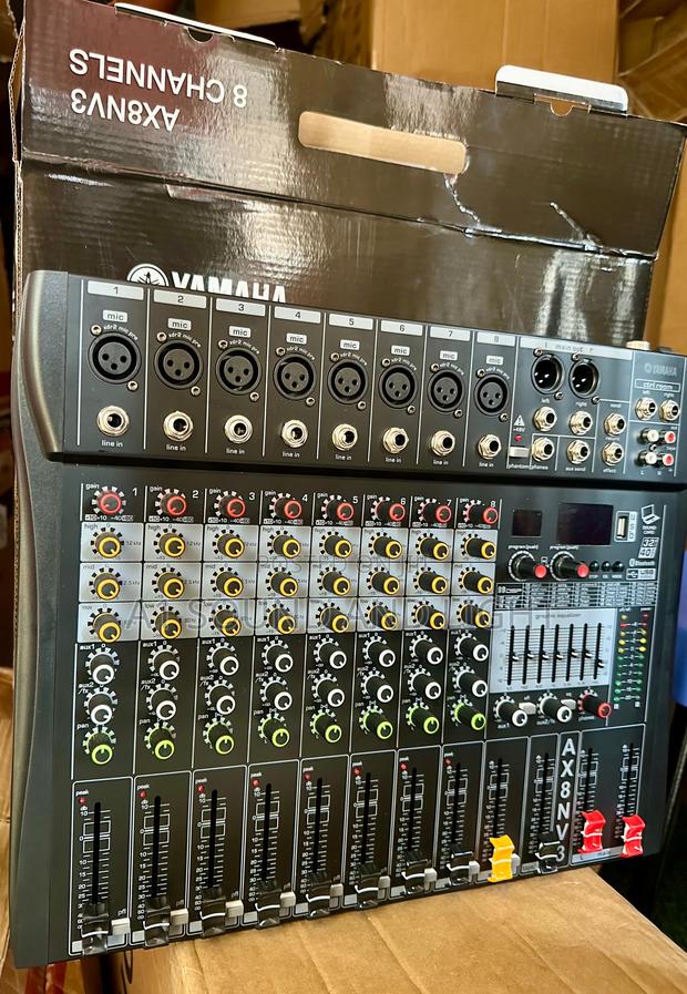 Yamaha Ax8nv3 8channel Recording Mixer · Photo 4