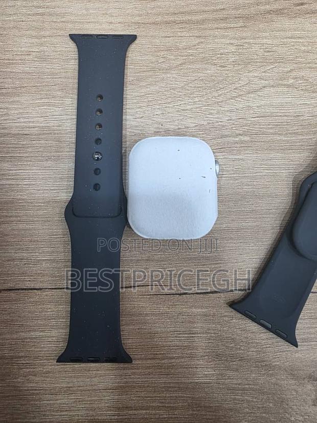 Apple Watch Se 2nd Gen - 42mm( New Without Box). · Photo 2