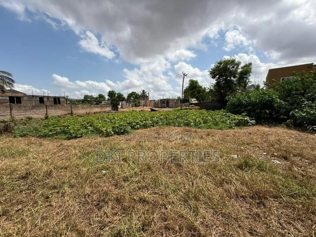 Roadside Land at Tesano for Sale · Photo 3