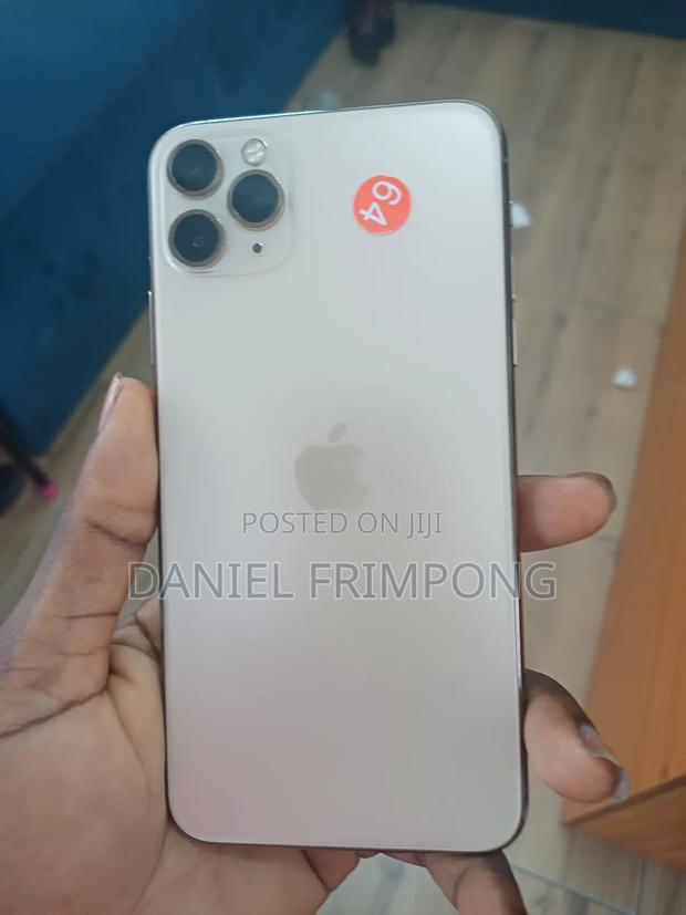 Apple iPhone 11 Pro Max 64 GB Gold photo 2