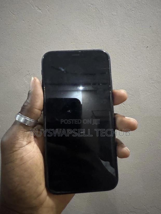 Apple iPhone XR 64 GB Black photo 2
