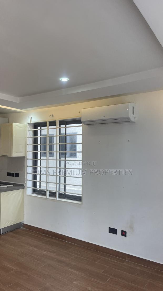2bdrm Duplex in School Junction, Ashaley Botwe for rent · Photo 4