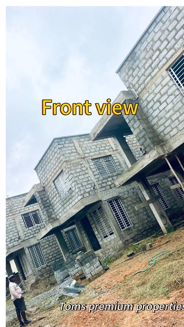 4bdrm Duplex in Toms Premium, Kwabenya for sale · Photo 2