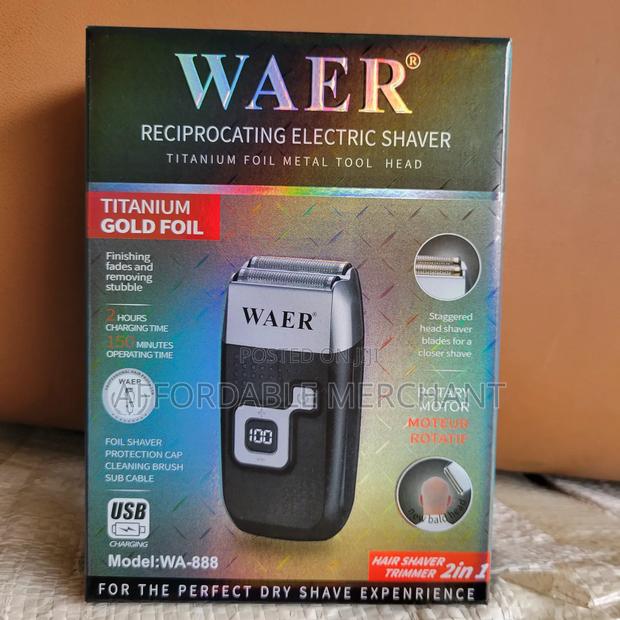 Reciprocating Electric Shaver · Photo 2