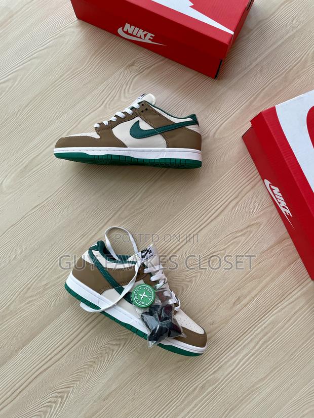 Nike Sb Dunk Low Rattan Gorge Green · Photo 3
