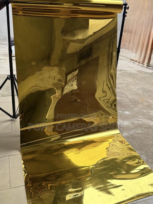 4x10ft Double Sided Gold Mylar Sheet · Photo 2