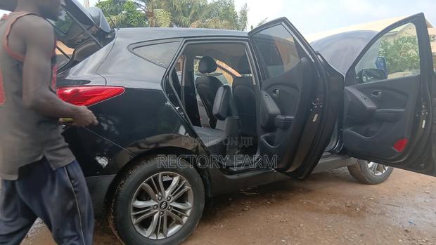 Hyundai Tucson GLS AWD 2015 Black photo 5