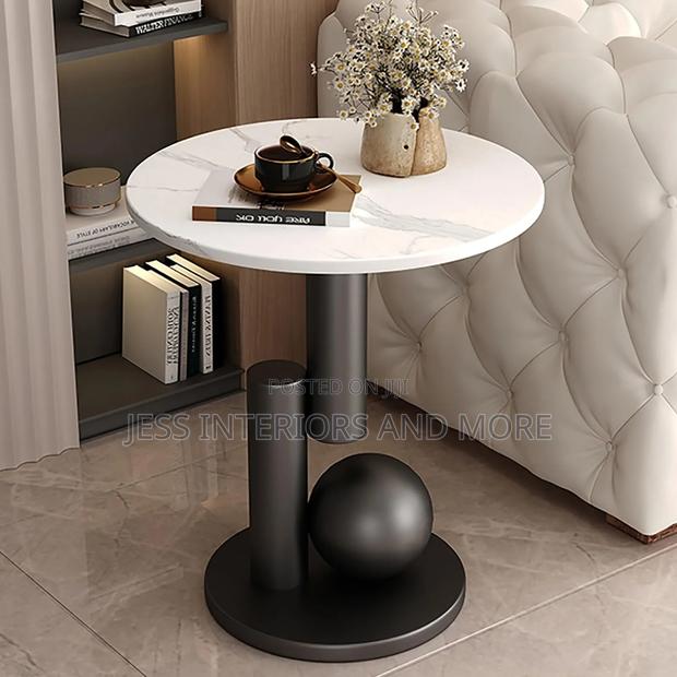 Side Table (Black+White) · Photo 3