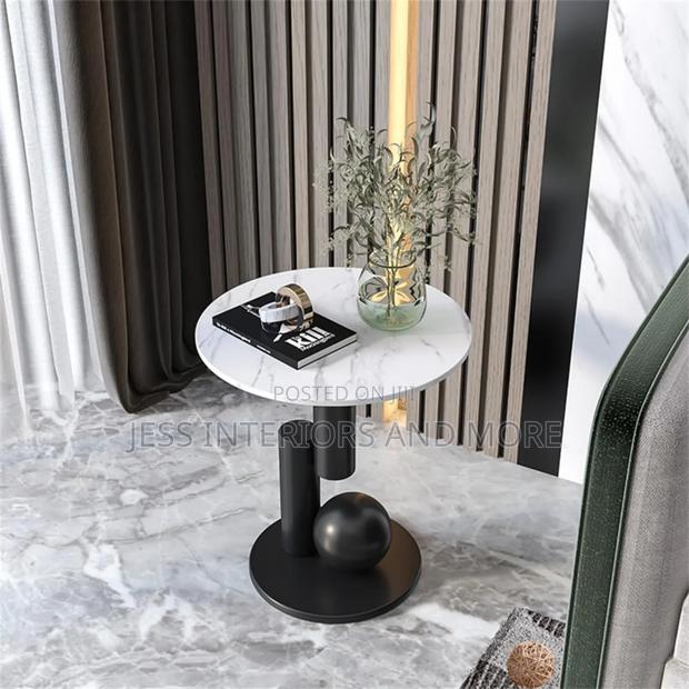 Side Table (Black+White) · Photo 4