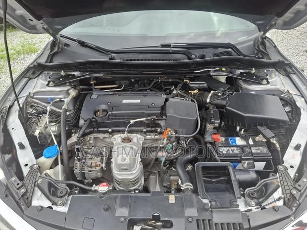 Honda Accord Sport 4dr Sedan FWD (2.4L 4cyl 2A) 2017 Silver