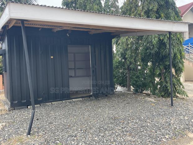 Spacious Container for Sale at Spintex · Photo 4