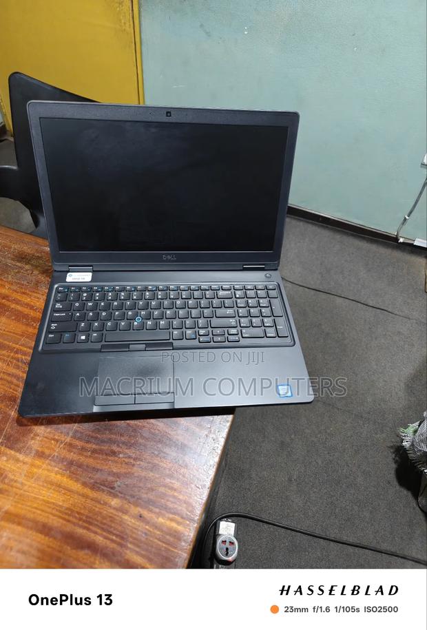 Laptop Dell Latitude 3310 4GB Intel Core I5 SSD 256GB photo 4