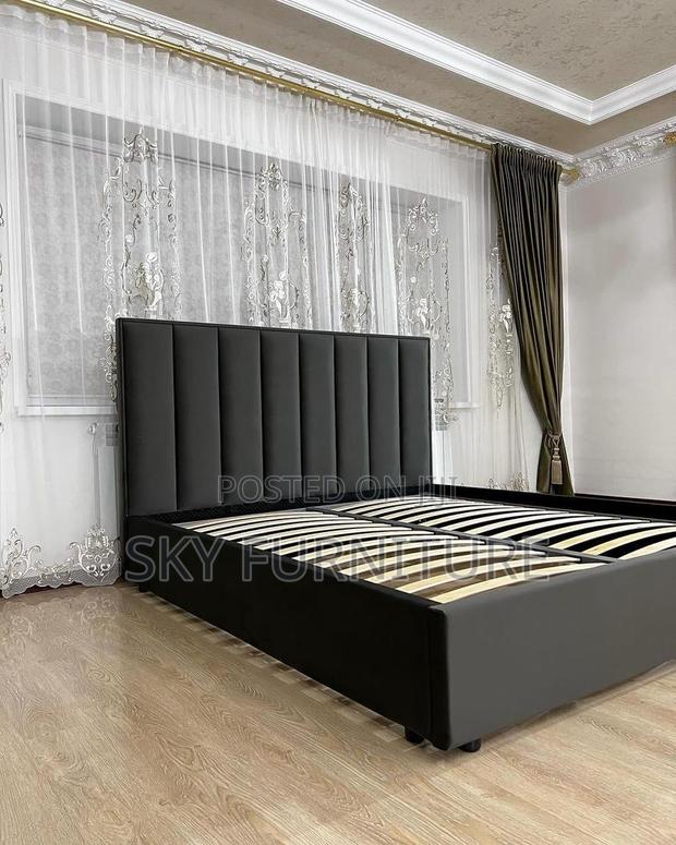 Timberland Queen-Size Bed Frame photo 2