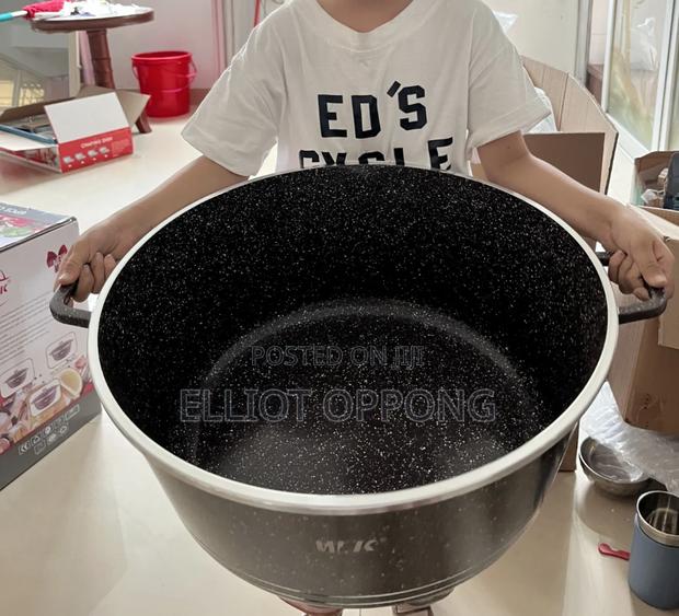 Large 3 Set Nonstick Cookware · Photo 4