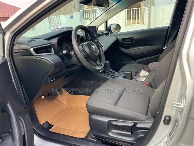 Toyota Corolla LE CVT 2024 Silver