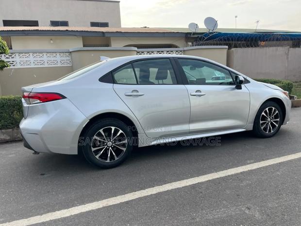 Toyota Corolla LE CVT 2024 Silver