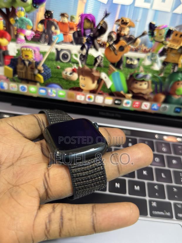 Apple Watch Series 7 45mm photo 4