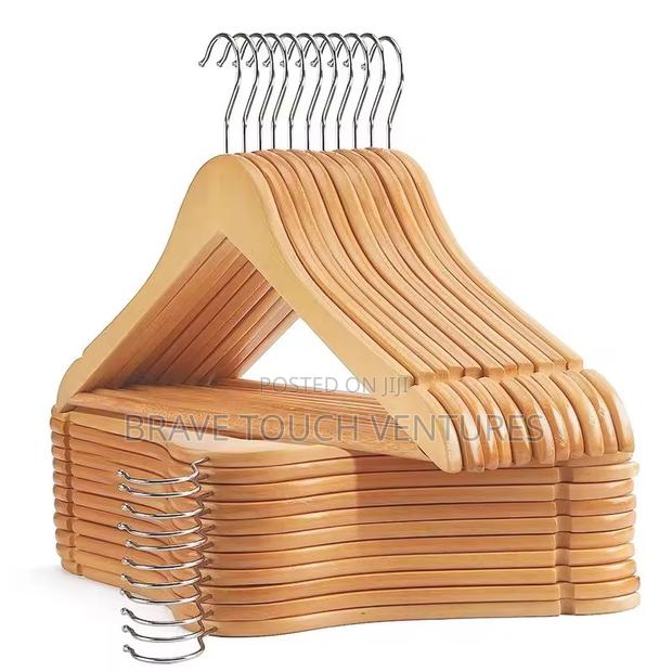Wooden Suit/Coat Hanger - 5 Piece · Photo 4