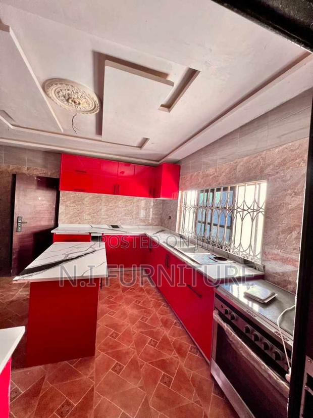 Kitchen Cabinet · Photo 4