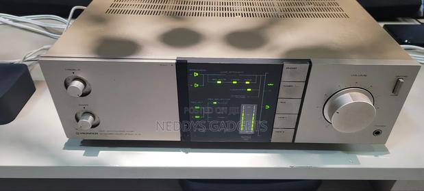 Pioneer a-8
Stereo Integrated Amplifier - American Spec · Photo 2