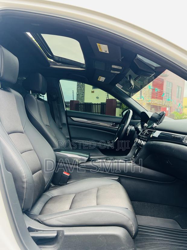 Honda Accord Sport (2.0L 4cyl Turbo 6M) 2019 White