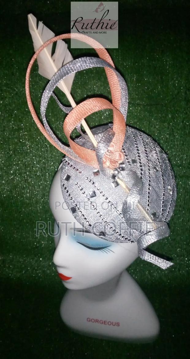 Fascinator · Photo 4