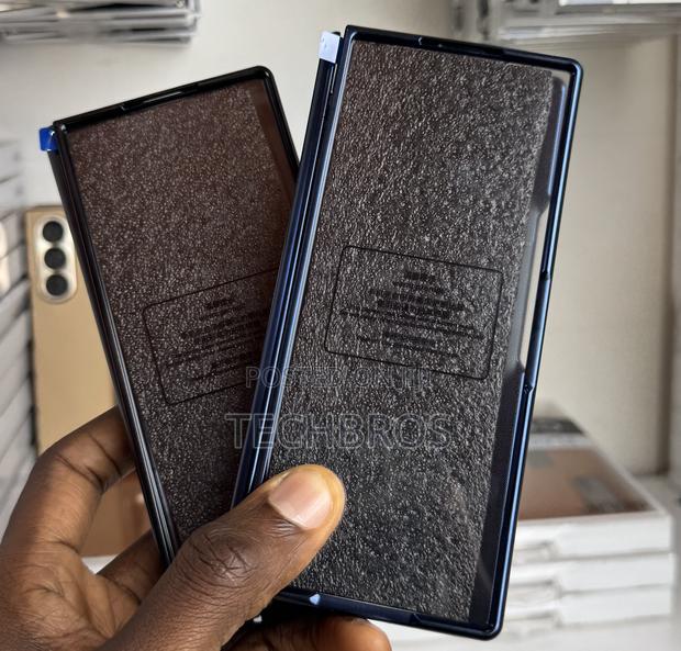 Galaxy Fold 6 Case With Glass Protector · Photo 4
