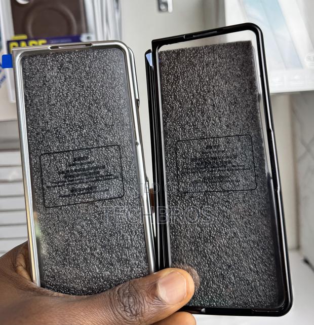 Galaxy Fold 5 Case With Glass Screen Protector · Photo 4