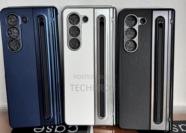 Galaxy Fold 5 Case With Glass Screen Protector · Photo 3