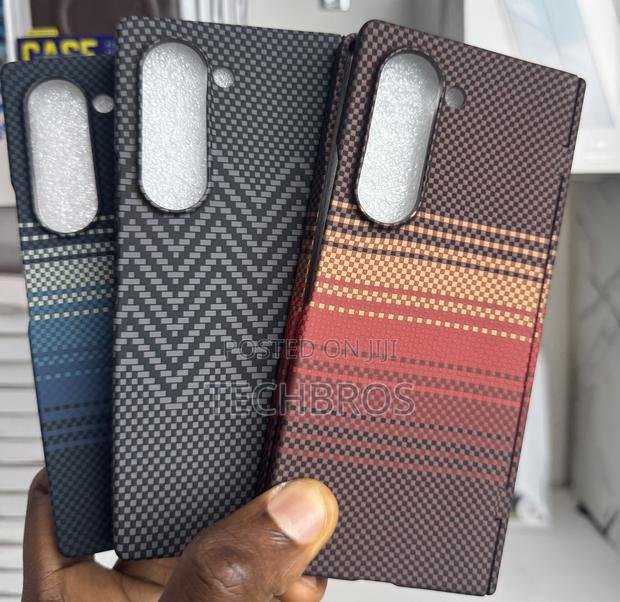 Carbon Fiber Case For Galaxy Fold 6 With Glass Protector · Photo 4