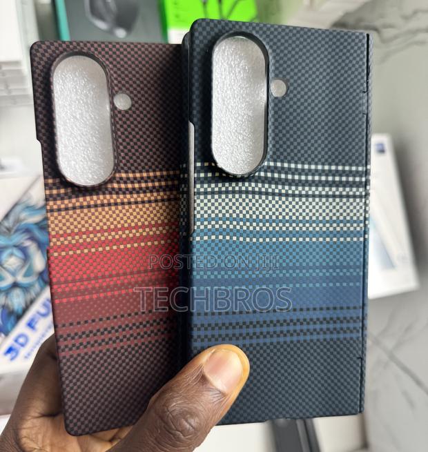Carbon Fibre Galaxy 7 Case With Glass Protector · Photo 3