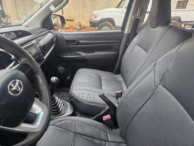 Mitsubishi Pajero 2017 White photo 5